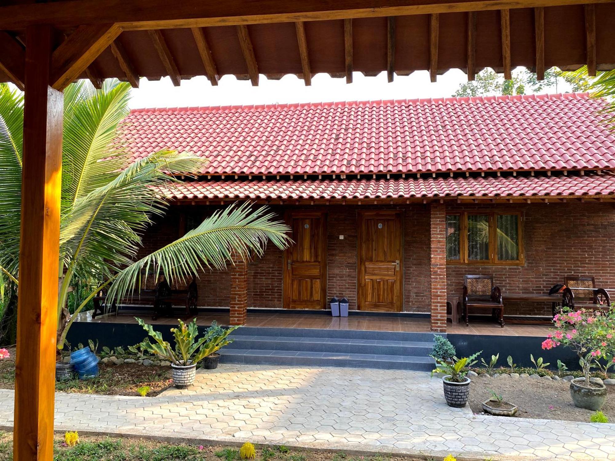Adventure Turtle Homestay Meru Betiri Sarungan Buitenkant foto