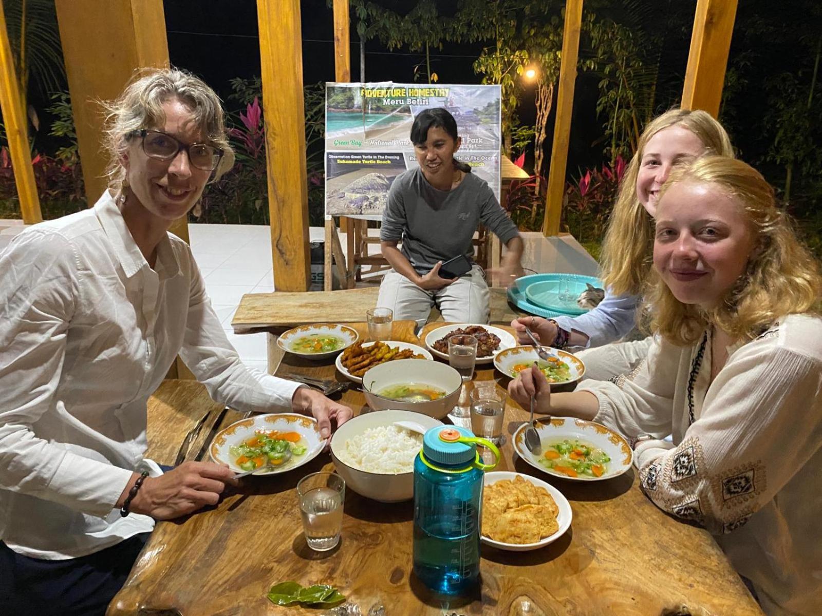 Adventure Turtle Homestay Meru Betiri Sarungan Buitenkant foto